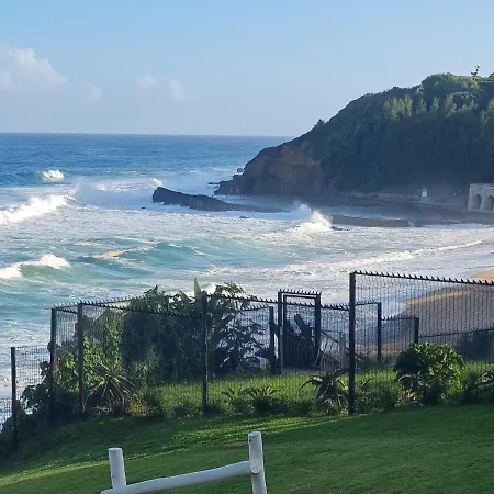 Four Bedroom Main Plus 2 Bedroom Cottage Ballito Beachfront Ktl1 Exterior photo