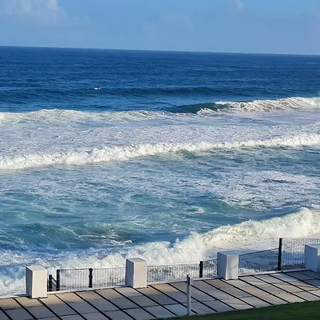 Four Bedroom Main Plus 2 Bedroom Cottage Ballito Beachfront Ktl1 Exterior photo