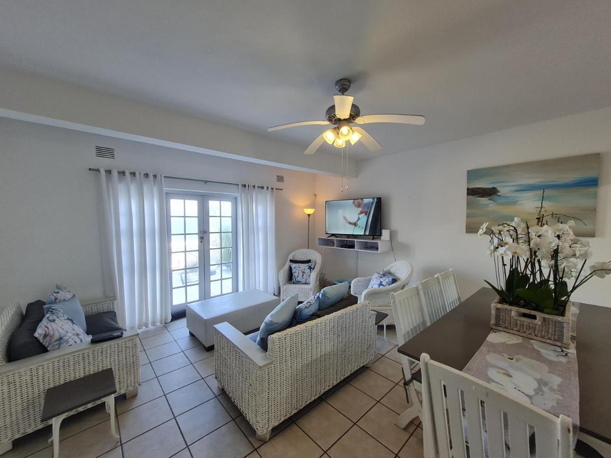 Holiday home Four Bedroom Main 2 Bedroom Beachfront Ktl1 Ballito