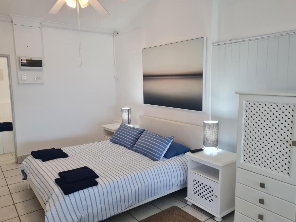 Holiday home Four Bedroom Main 2 Bedroom Beachfront Ktl1 Ballito