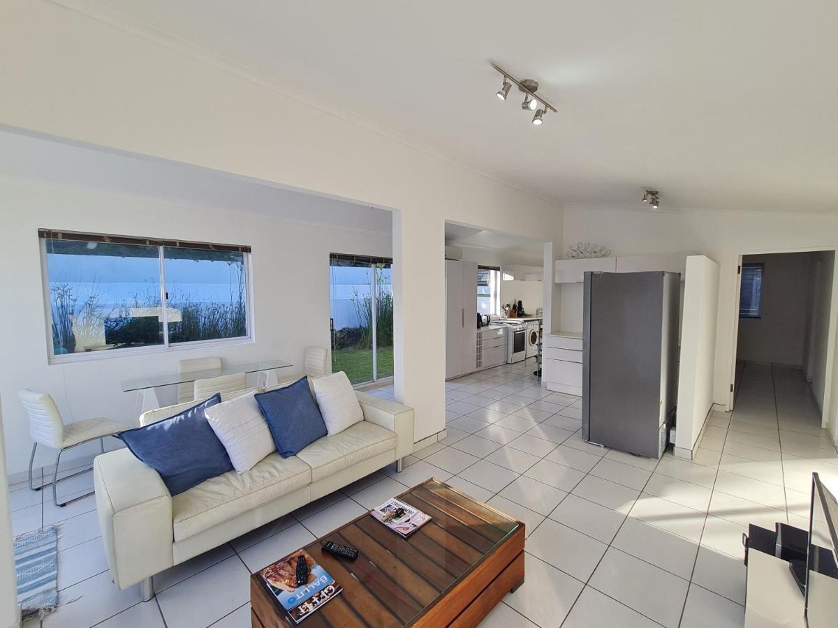 Four Bedroom Main 2 Bedroom Beachfront Ktl1