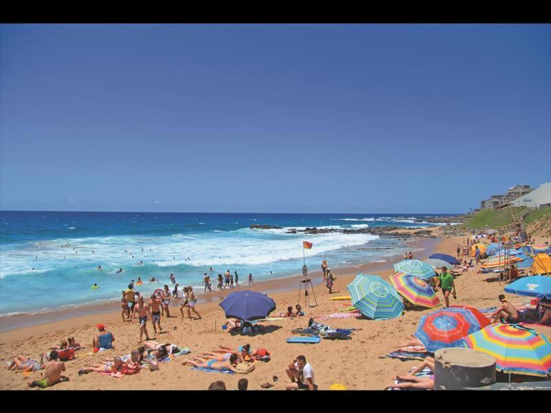 Four Bedroom Main 2 Bedroom Beachfront Ktl1 * Ballito