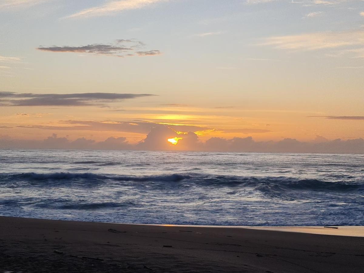 Four Bedroom Main 2 Bedroom Beachfront Ktl1 Ballito