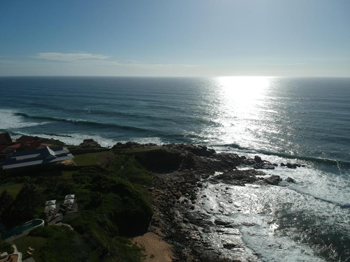 Four Bedroom Main 2 Bedroom Beachfront Ktl1 Ballito