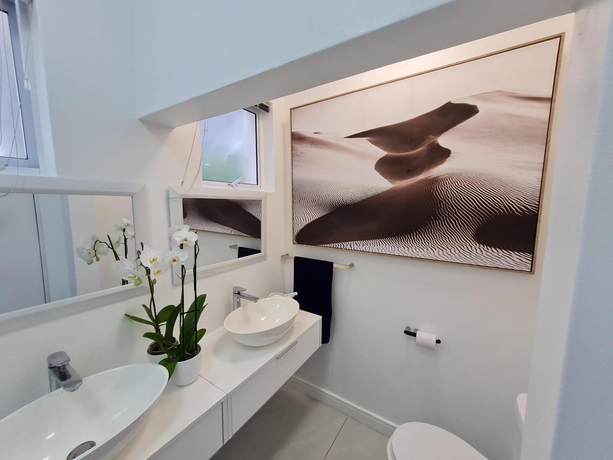 Four Bedroom Main 2 Bedroom Beachfront Ktl1